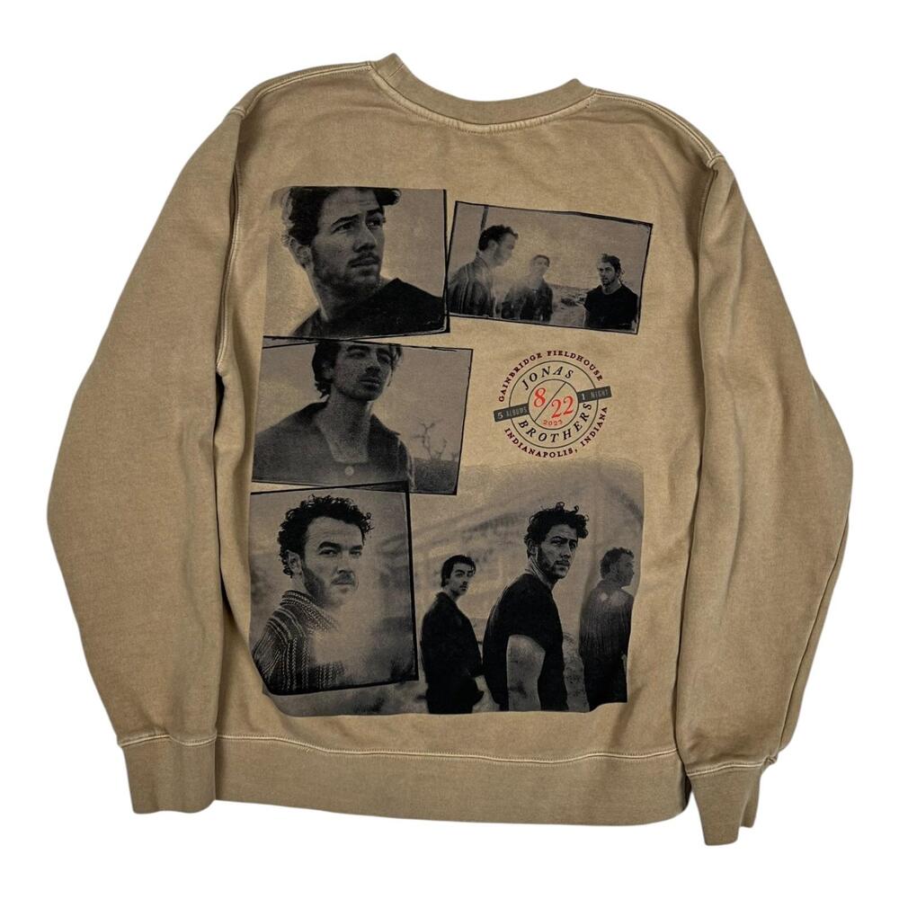 Jonas Brothers Sweatshirt Size Small Brown 8/22/23 Tour Graphic Fleece Crewneck
